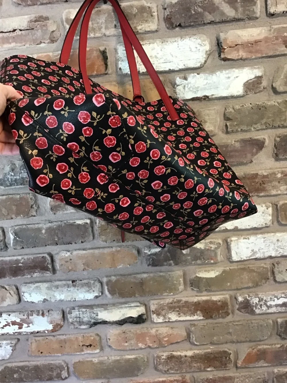 KATE SPADE Reversible MYA Arch Place Black Red Roses Leather Tote Bag